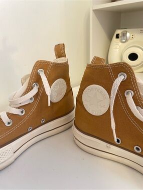 Converse All Star high top platforms tan and cream size 7